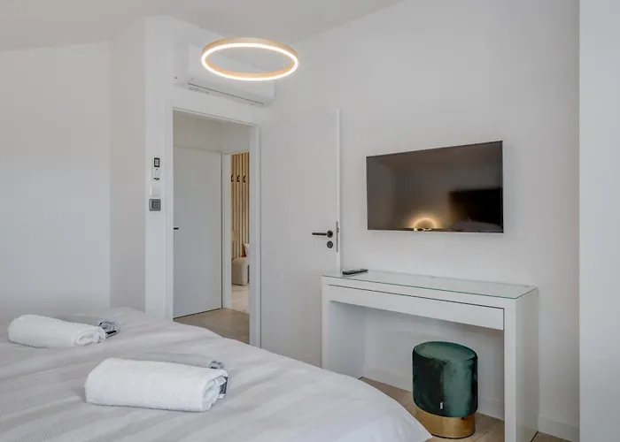 Iva Villa Vedrine